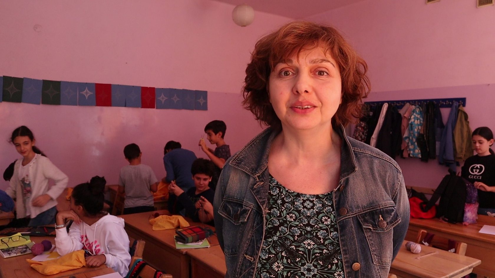 Вчителька у єреванській школі