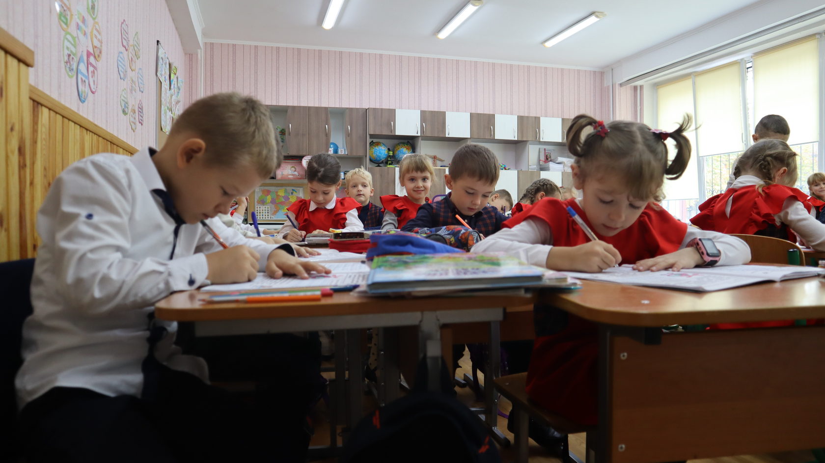 Діти в гімназії 9 Черкаси