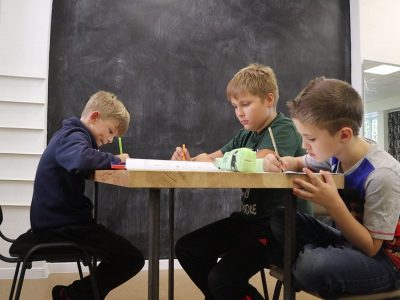 Діти в черкаській школі