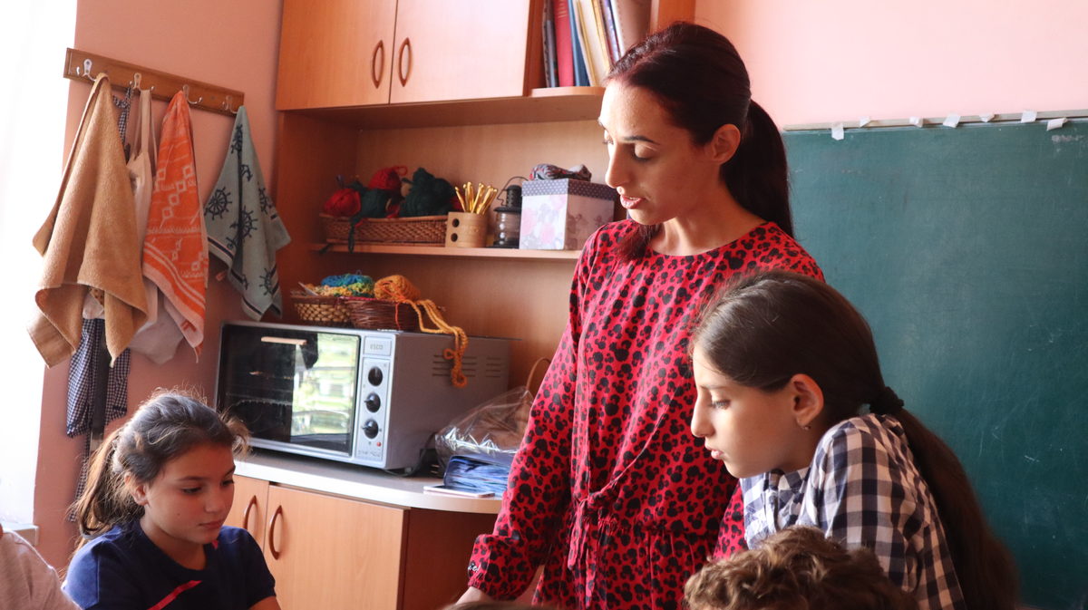 пані Вардуі з дітьми