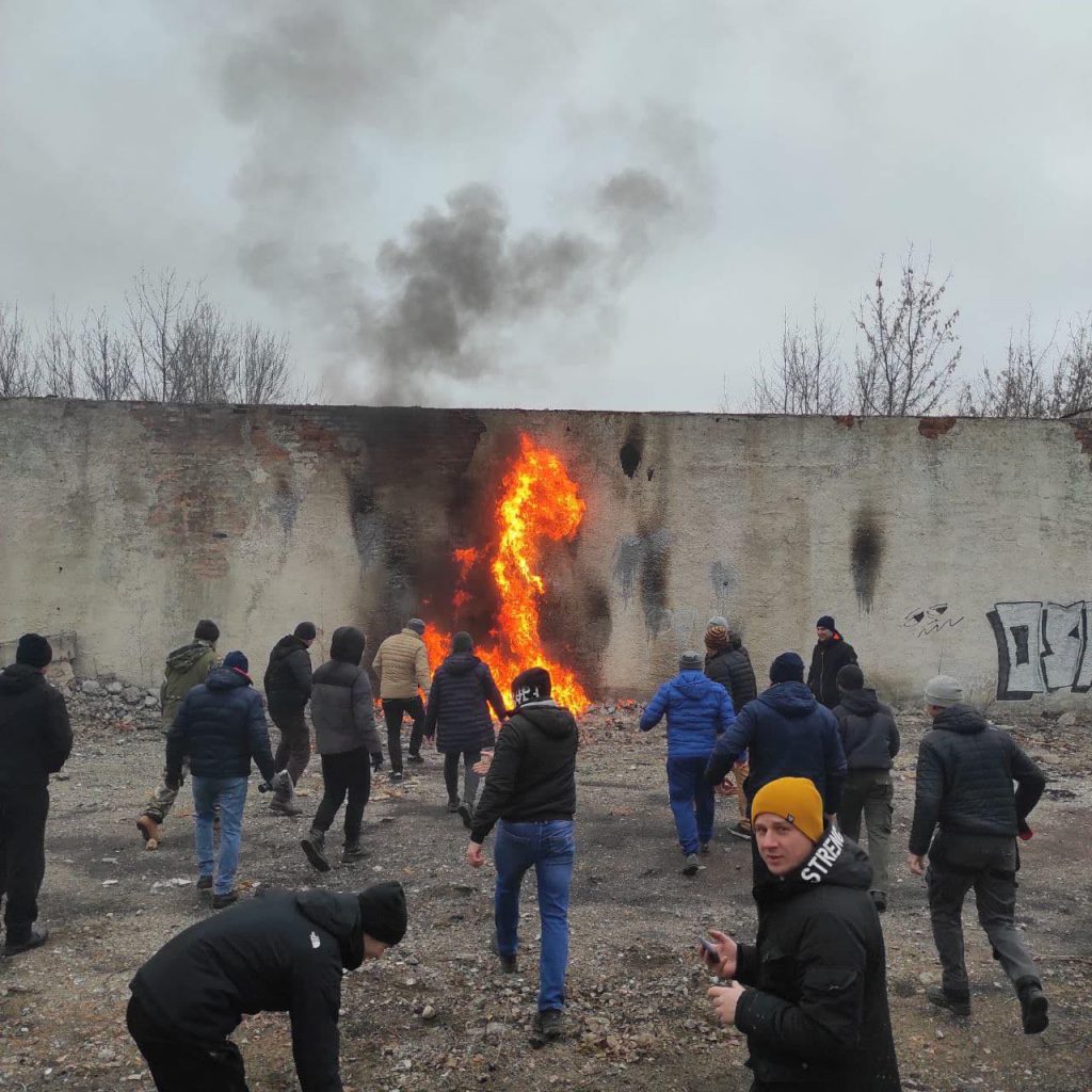 Гори-гори ясно”. Як черкащанам утилізувати “коктейлі Молотова”? -  18000.com.ua