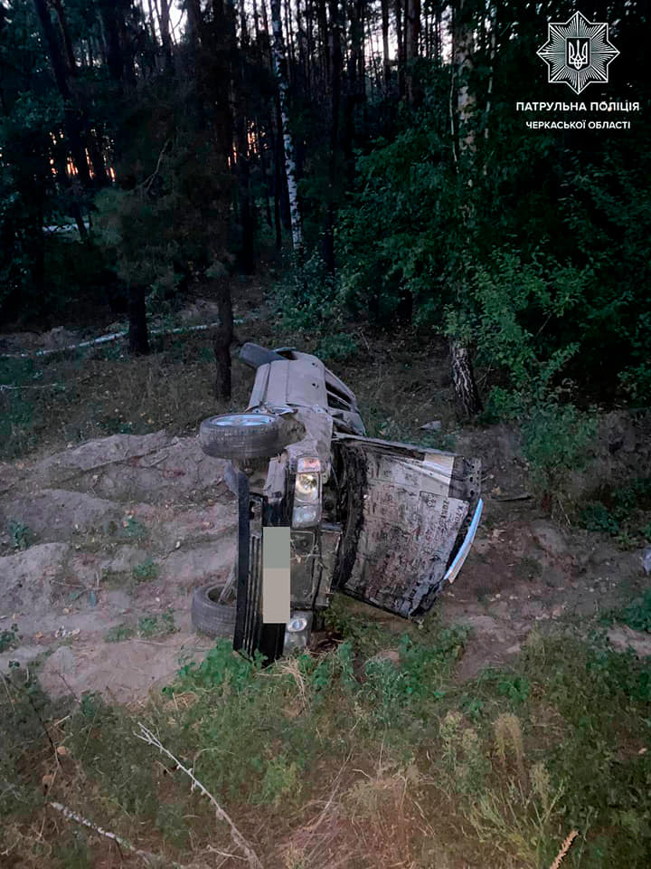 Перекинувся автомобіль