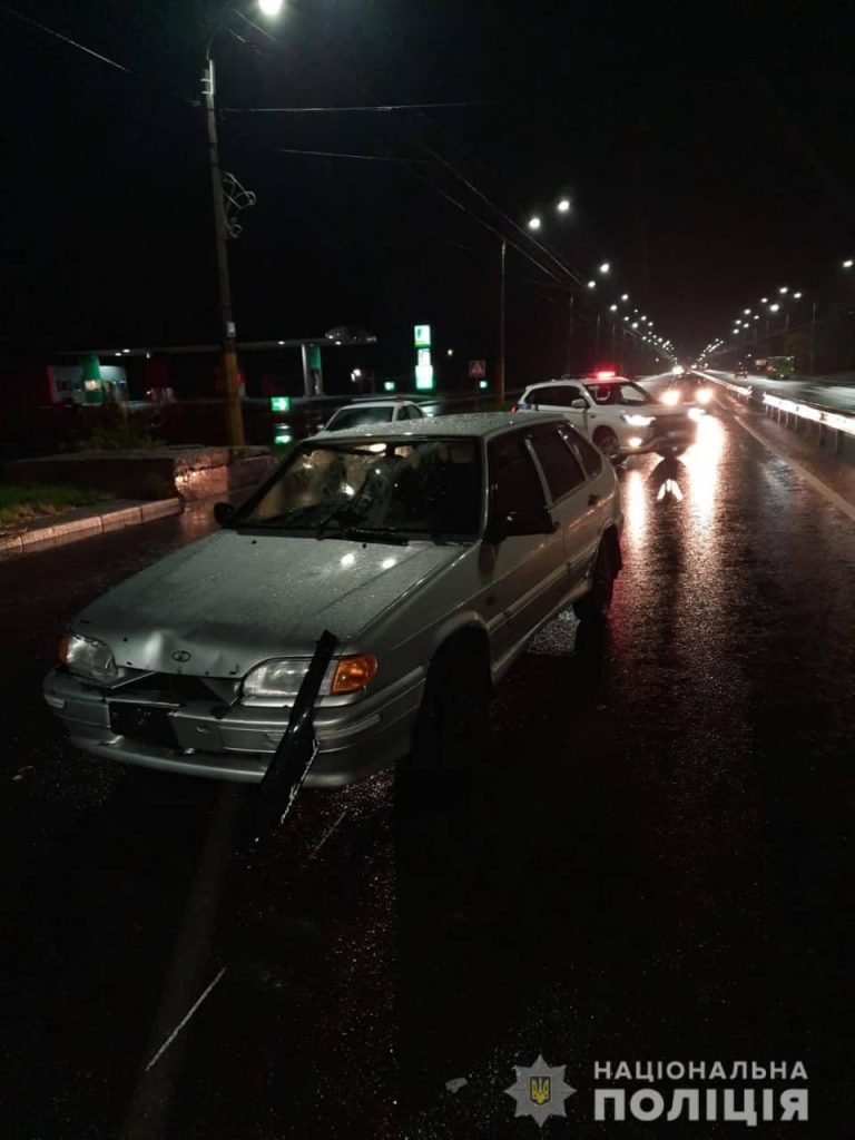 Автомобіль збив пішохода по вулиці Сумагаїтській