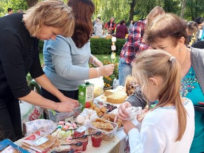 Благодійний ярмарок у санітарній школі