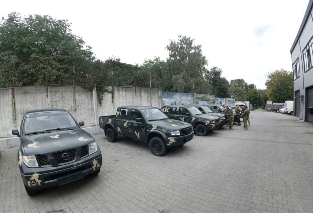 Шість автомобілі передадуть від Черкащини на фронт 