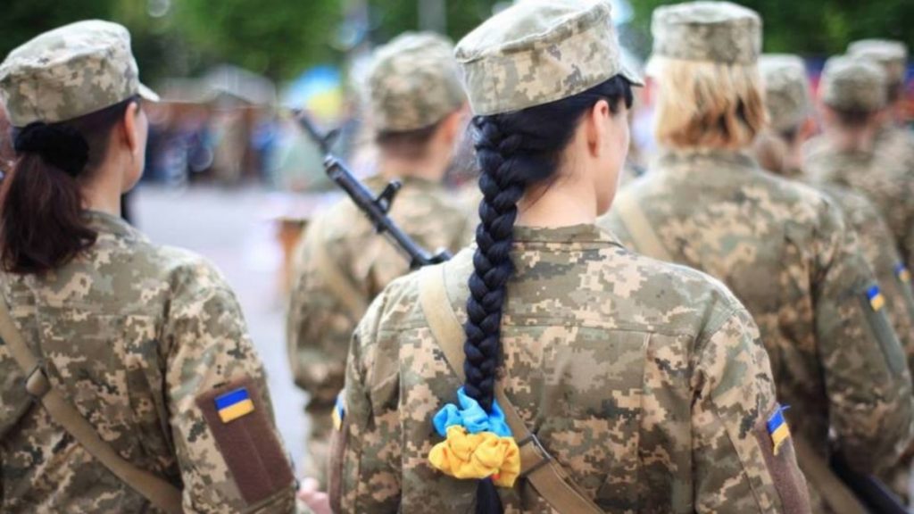 Військові жінки