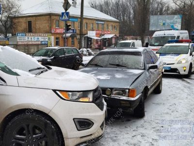 Не розминулись дві автівки по вулиці Смілянській