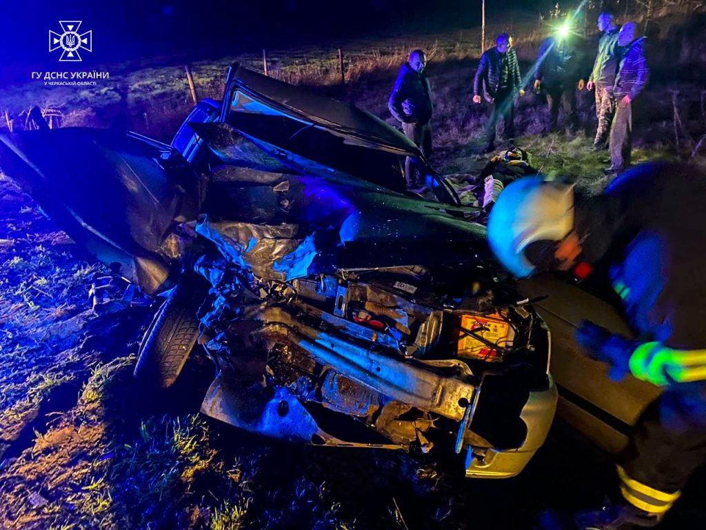 Постраждалі - в автомобілі ВАЗ