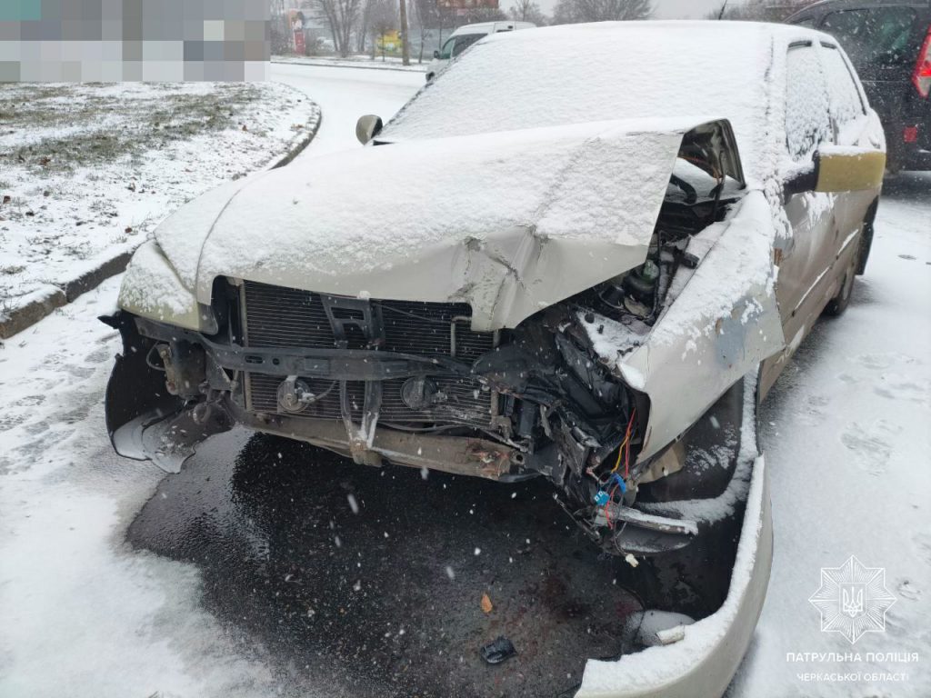 Пошкоджений автомобіль