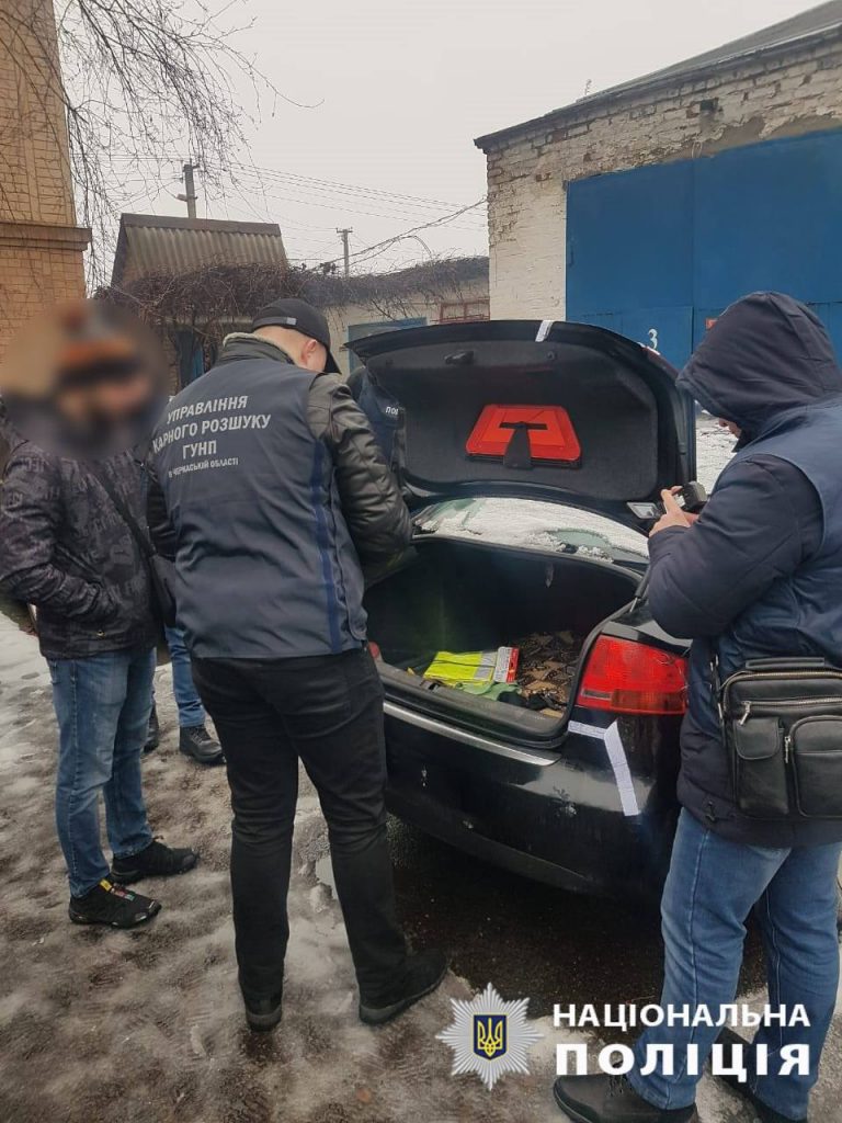 Обшук автомобіля