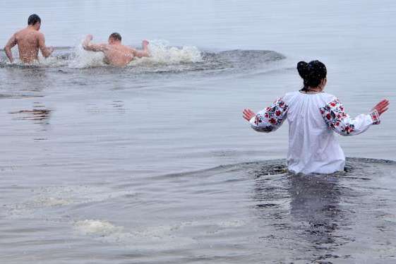 Купання на Водохреще