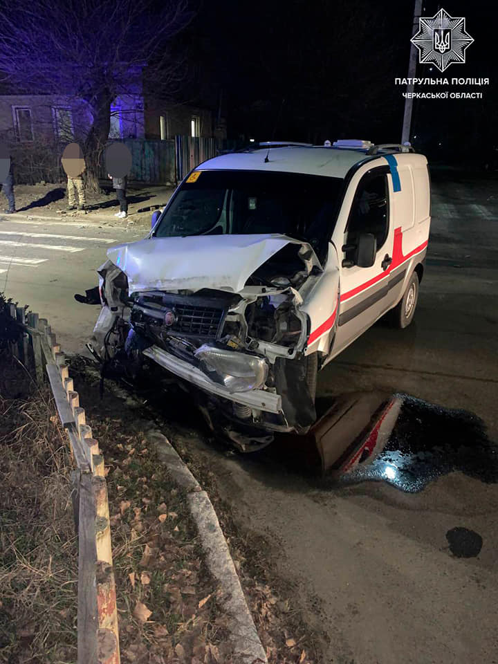 Автомобіль потрапив у ДТП на перехресті