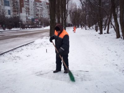 Прибирання тротуарів