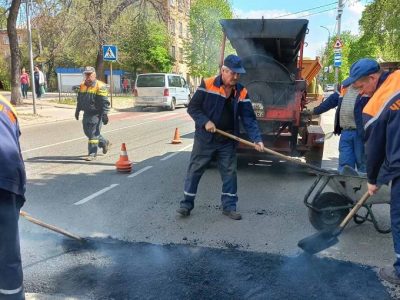 працівники ЧЕЛУАШу