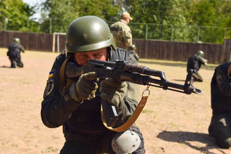 Підготовка добровольців підрозділу Лють