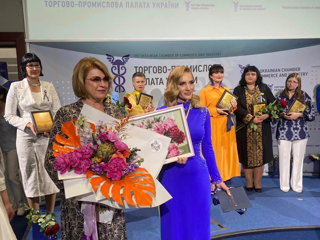 Вручення нагороди черкаській депутатці
