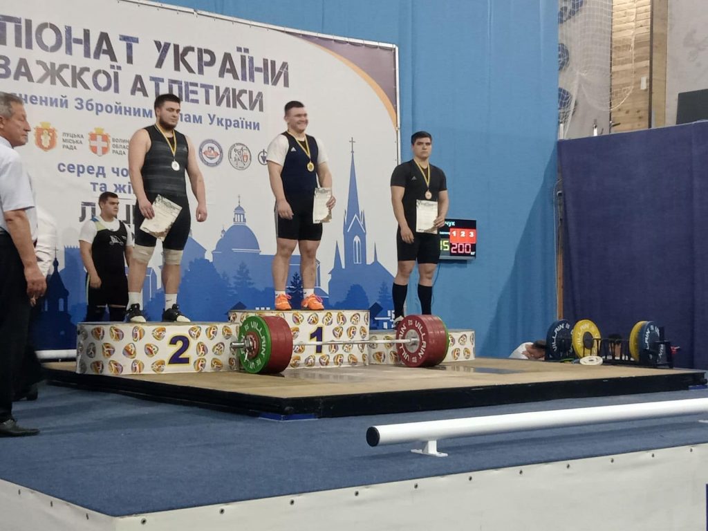 Черкаські важкоатлети на чемпіонаті України