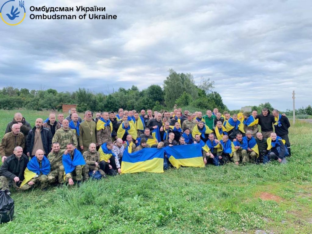 Українські захисники, які повернулись із полону