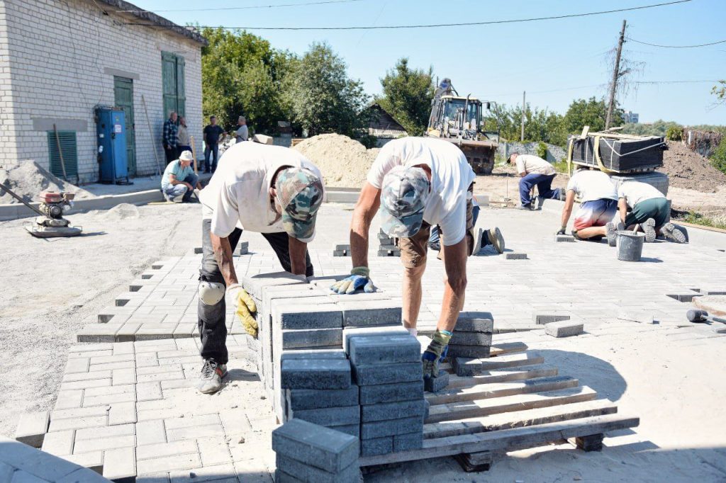 Територія біля будинку