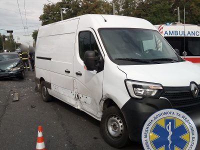 Автомобіль Рено втрапив в аварію