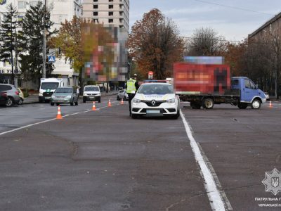 Патрульні стоять на бульварі Шевченка