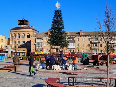 Встановлення ялинки в Умані