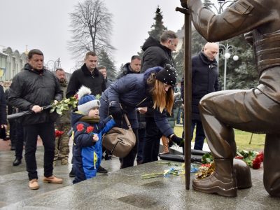 вшанування загиблих військових