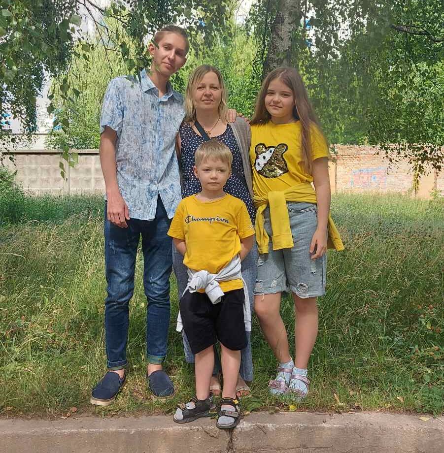 Інна Писарєва з дітьми