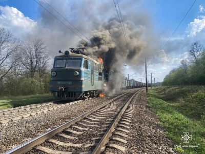 на Корсунщині загорівся електровоз