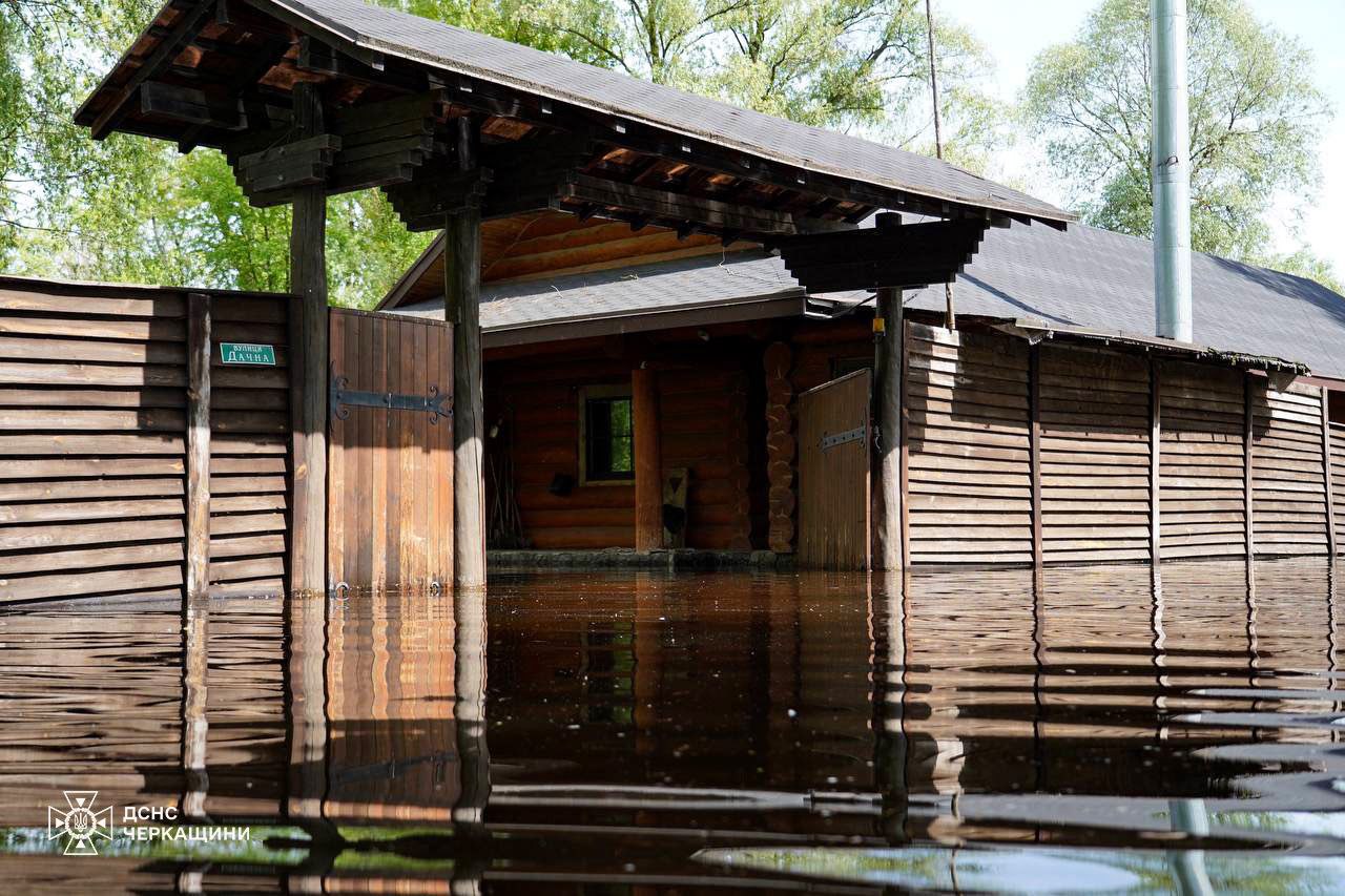 Підтоплений двір у Черкаській області