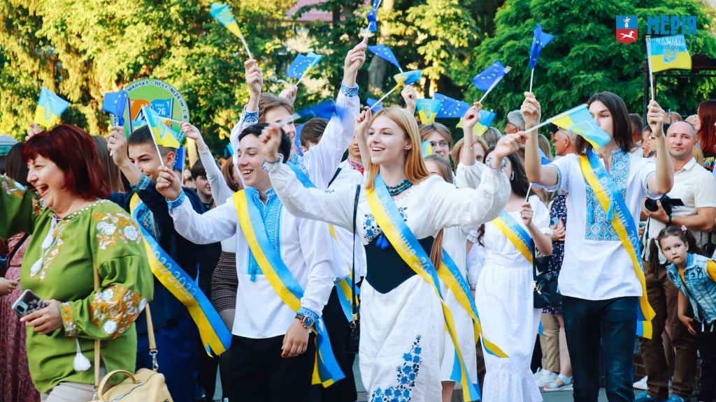 випускники у Черкасах