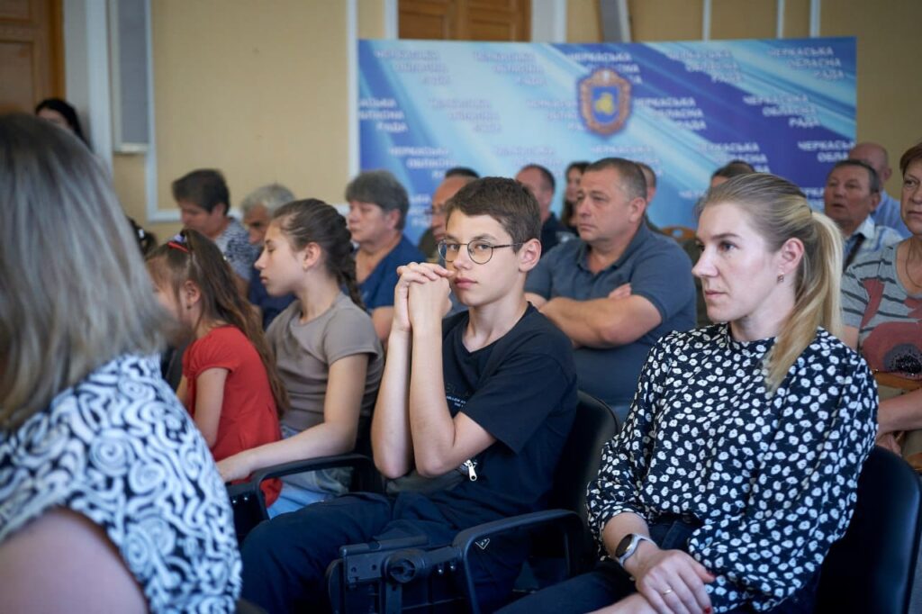 Діти. нагородження загиблих поліцейських