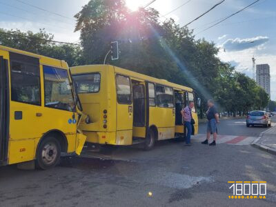 аварія між двома маршрутками