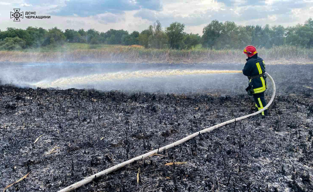 гасіння пожежі в Черкаській області