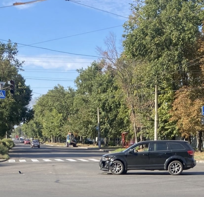 автомобіль після ДТП на перехресті в Черкасах