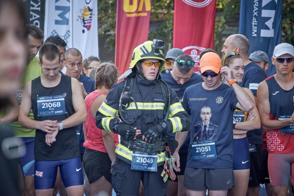 пожежник ставить рекорд під час забігу "Run 4 Victory" у Черкасах