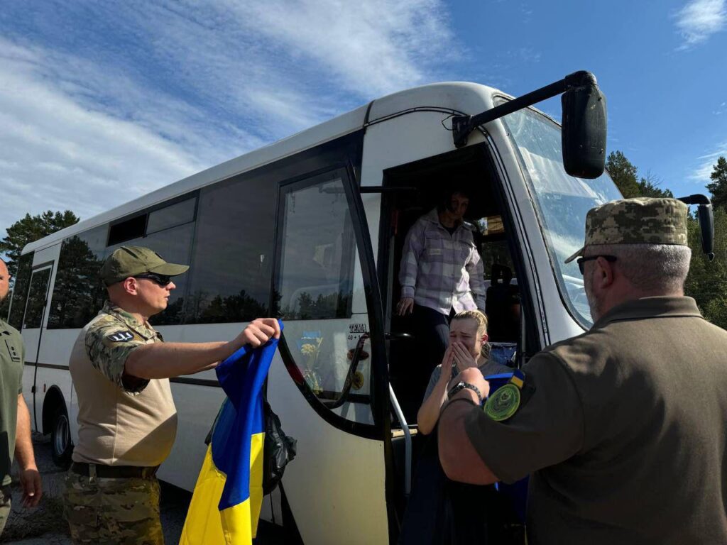 В Україну повернули військовополонених 