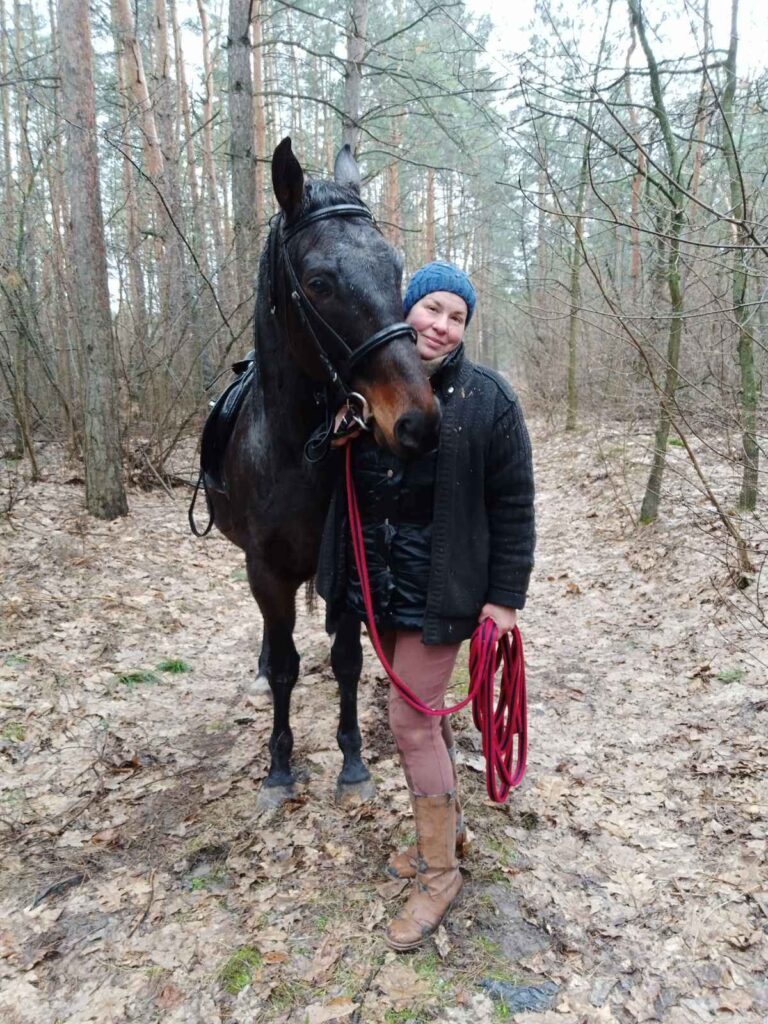 Вікторія Кодакова з конем. Білозір'я 