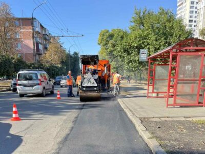 ремонт дороги у Черкасах на вулиці Припортовій