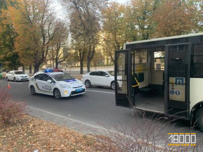 у Черкасах маршрутка потрапила в ДТП