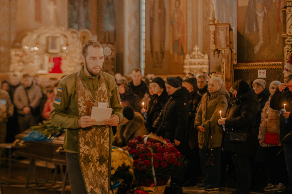 Прощання з воїном у Свято-Михайлівському соборі