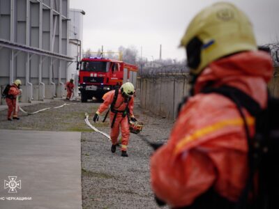 рятувальники на навчаннях у Звенигородському районі