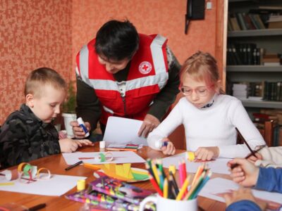 Червоний Хрест на занятті в недільній школі