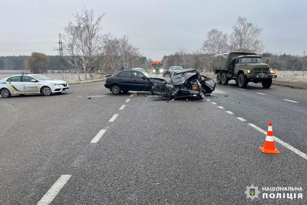 автівки на місці аварії у Благодатному