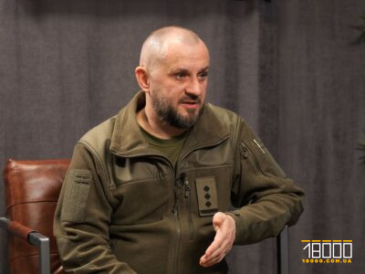 Начальник ТЦК черкаси Олег Тимошенко у формі у студії медіа 18000