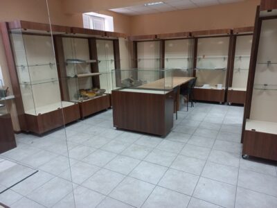нові вітрини у музеї