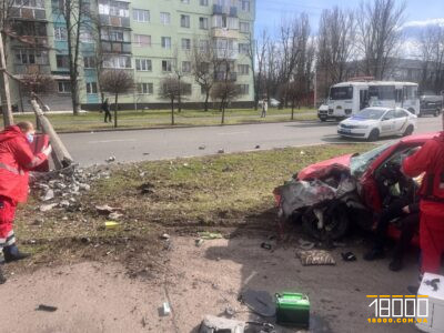 розбита машина у ДТП