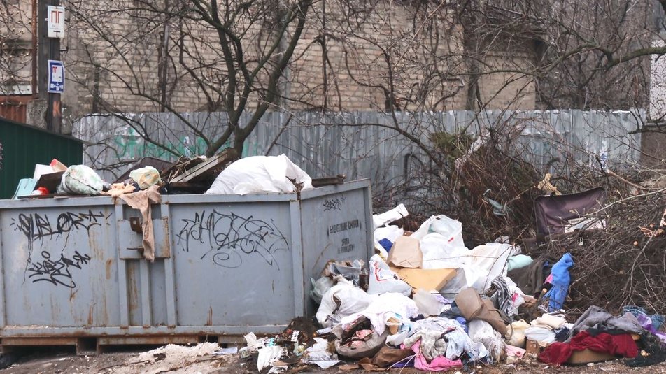 Сміттєві баки в Черкасах
