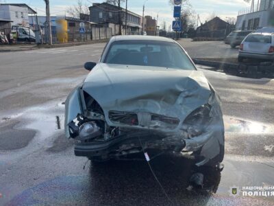 Пошкоджена автівка