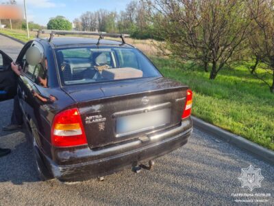 автомобіль з пошкодженнями 25 квітня